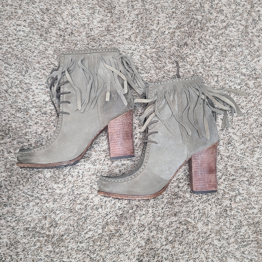 Frye Parker Suede‎ Fringe Block Heel Bootie Gray Boot Size 9.5 - Picture 2 of 6